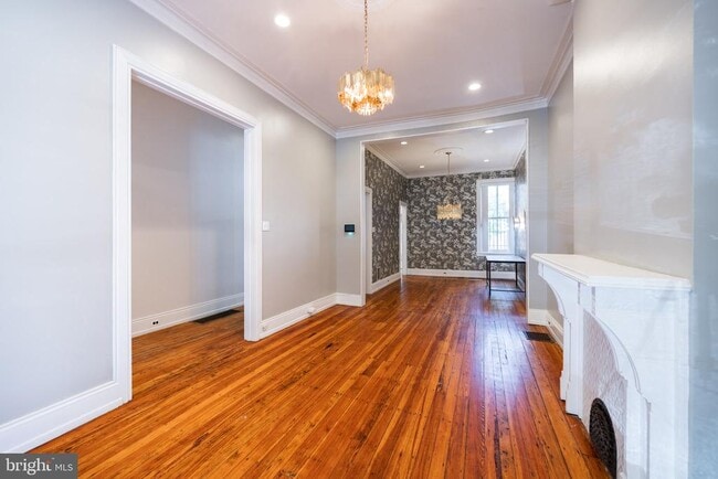Building Photo - 206 S 43rd St