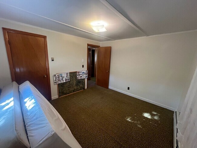 Foto del edificio - Four Bedroom Single Family House for Rent ...