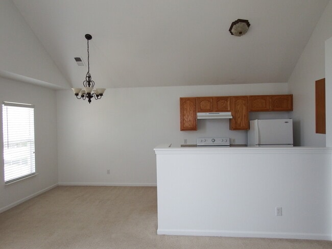 Building Photo - COMING SOON!! BEAUTIFUL 2 BEDROOM 2 BATH CONDO!
