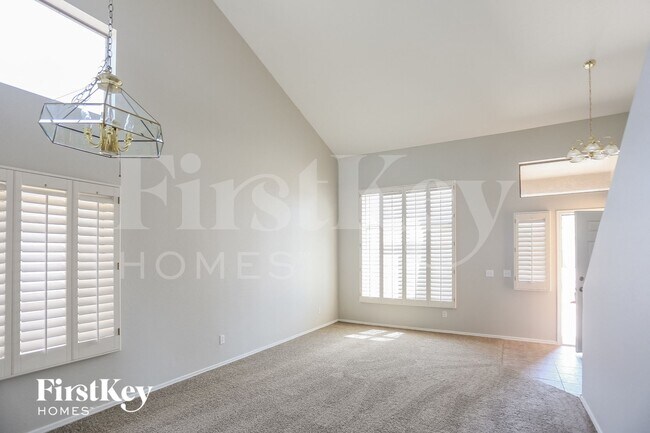 Building Photo - 15874 W Mohave St