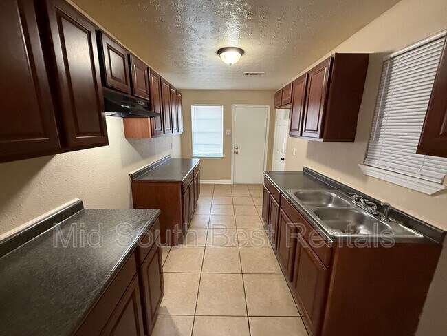 Foto del edificio - 2416 Corning Ave