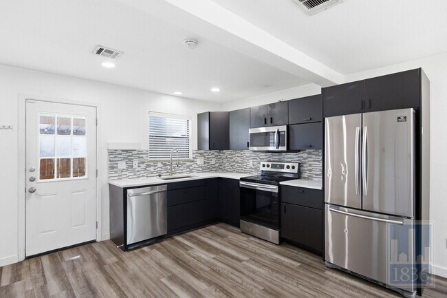 Building Photo - 8400 Jamestown Dr