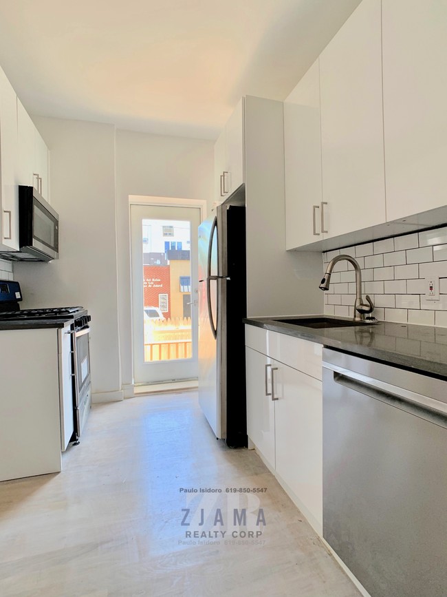 Foto del edificio - 220 E 23rd St