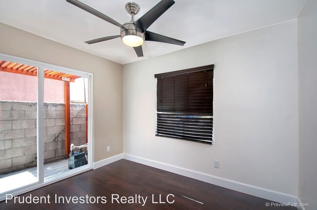 Foto del edificio - 239 Van Houten Ave