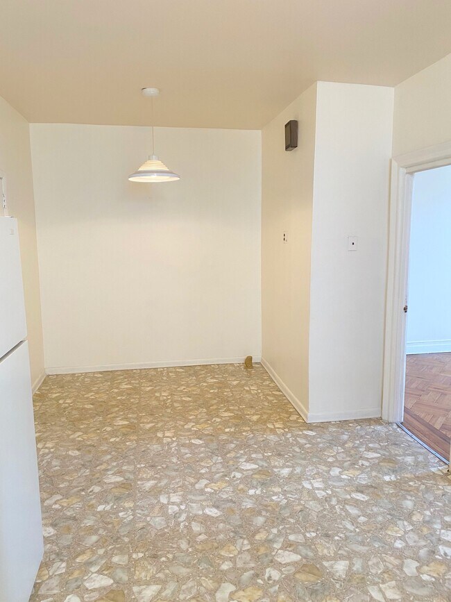 Foto del edificio - 1743 W 3rd St