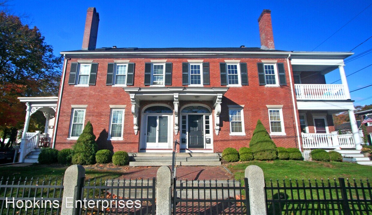 Primary Photo - 176 Central Ave