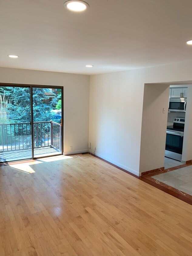 Primary Photo - Renovated Apartment in the Avenues!