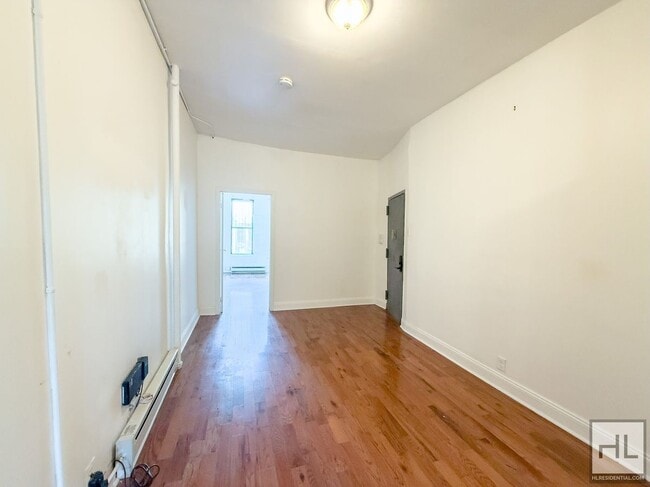 Foto del edificio - TROUTMAN STREET / Bushwick / Spacious 2-be...