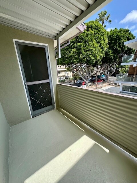 Foto del edificio - 7763 Romaine St