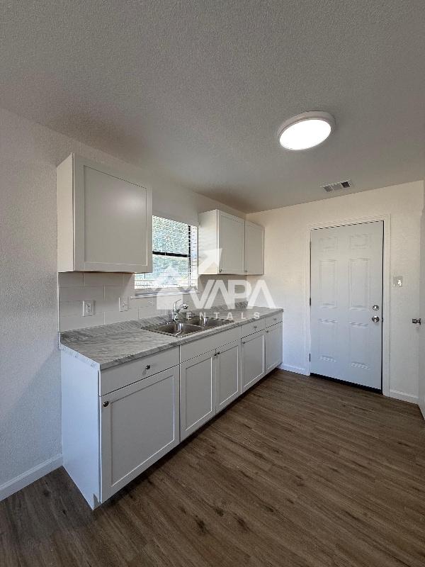 Building Photo - 11411 Big Elk Dr