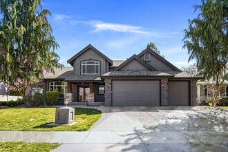 Building Photo - 5824 N Dalspring Ave