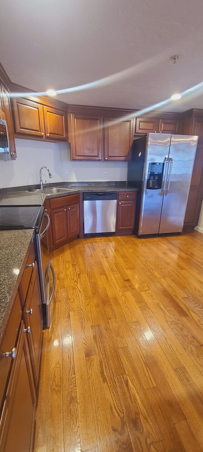 212 Tamarack Ln Unit 212 Tamarack Lane, Abington, MA 02351 Condo for