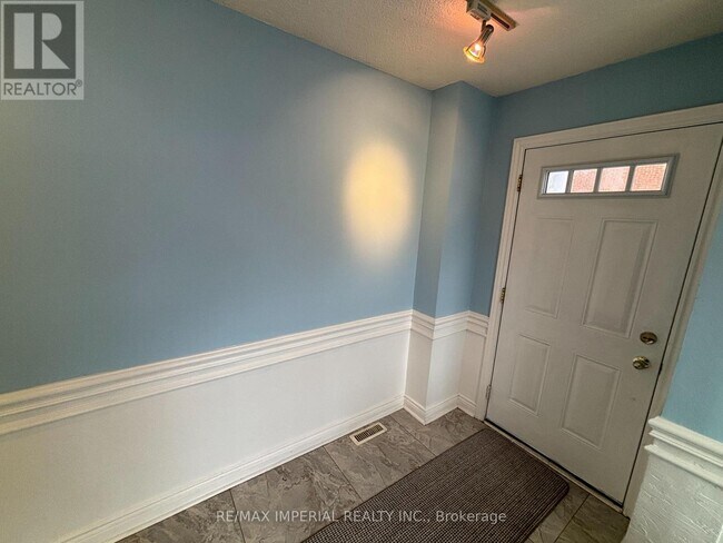 Photo du bâtiment - 90 Stornwood Ct