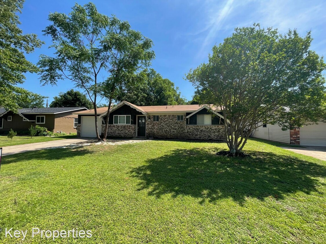 Primary Photo - 3 br, 2 bath House - 820 Dee Lane