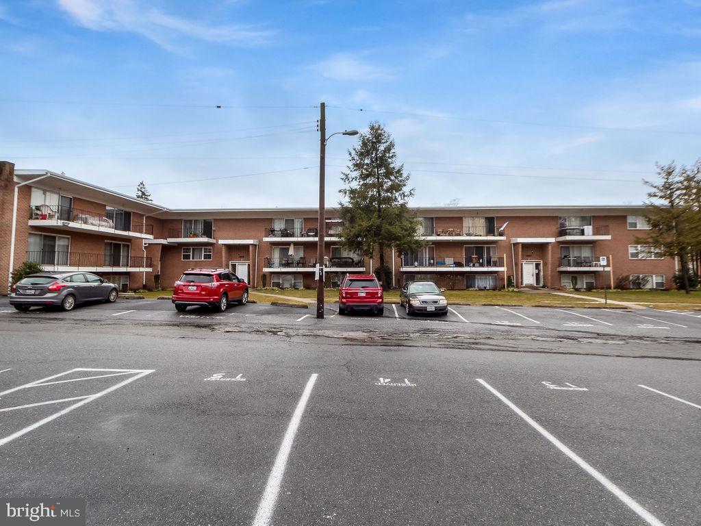 3501 Clarks Ln Unit 2C, Baltimore, MD 21215 Room for Rent in