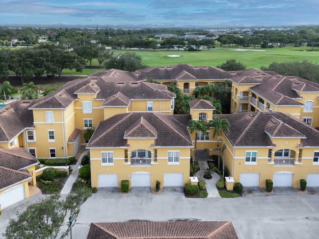 Building Photo - 5015 Fairways Cir