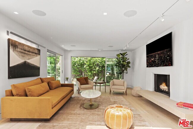 Foto del edificio - 9451 Hidden Valley Pl