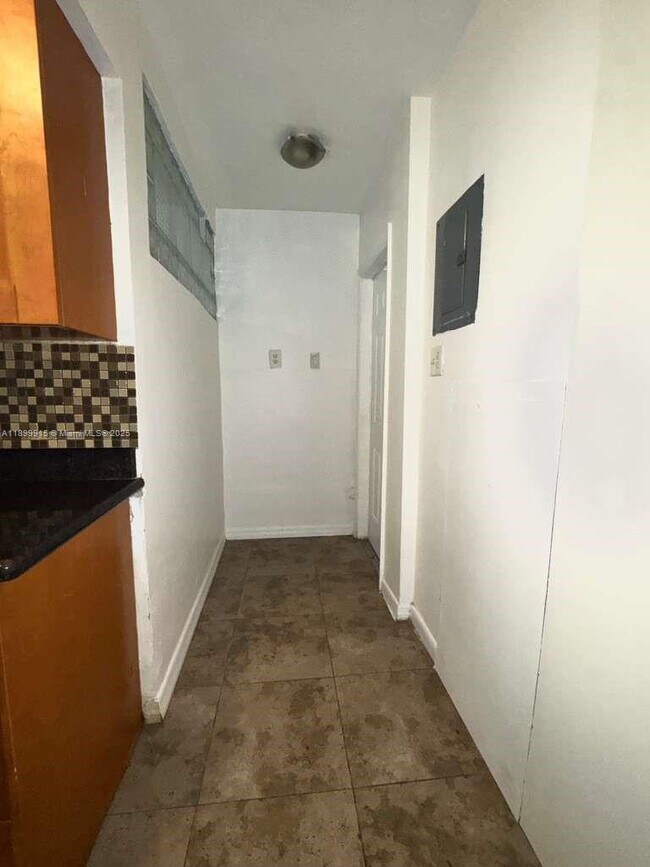 Foto del edificio - 1450 NE 171 St