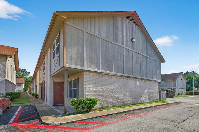 Foto del edificio - 1701 Upland Dr