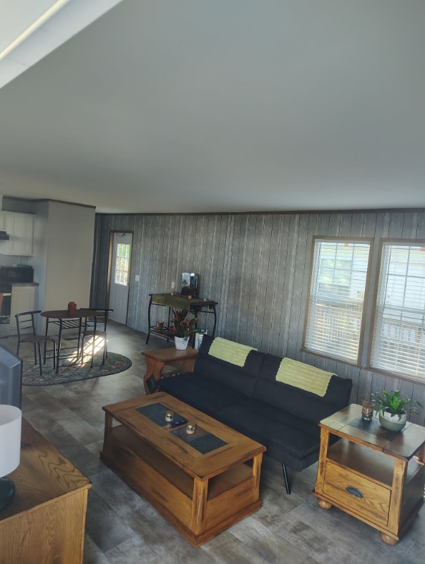 Foto del edificio - 2220 Montague Ave