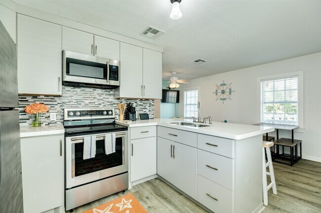 Foto del edificio - 4015 Oleander Dr