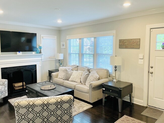 Foto del edificio - 2902 Meadow Ln