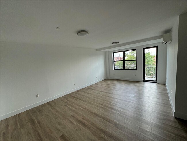 Foto del edificio - 84-03 Lander St