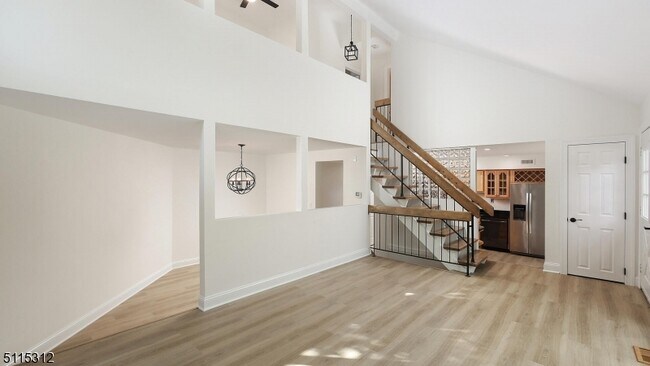 Building Photo - 277 Gemini Dr