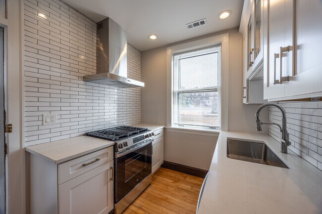 Foto del edificio - 6409 N Talman Ave
