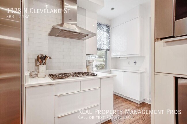 Foto del edificio - 1328 N Cleveland St