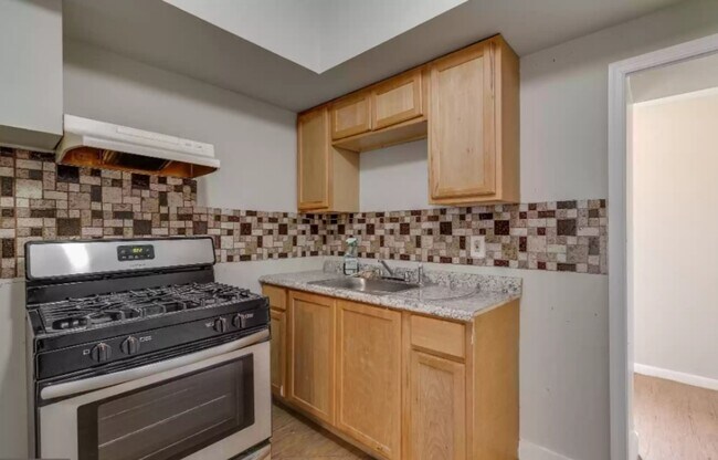 Kitchen area - 345 N Salford St