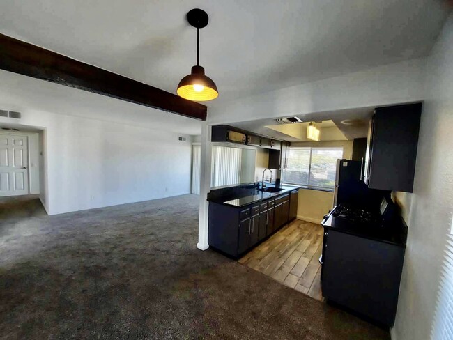 Building Photo - Recently Renovated 3-Bed, 2-Bath Condo