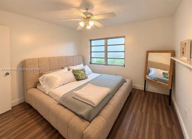 Foto del edificio - 1721 SW 14th St