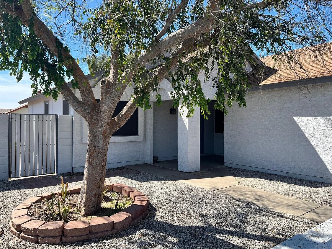 Foto principal - 6927 W Northview Ave