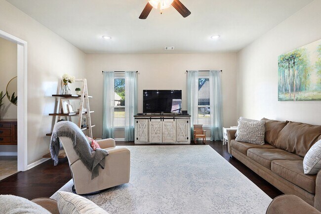 Foto del edificio - 644 Greenwich Dr