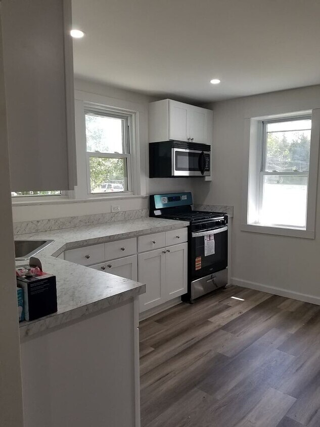 Foto principal - 305 Russell Ave
