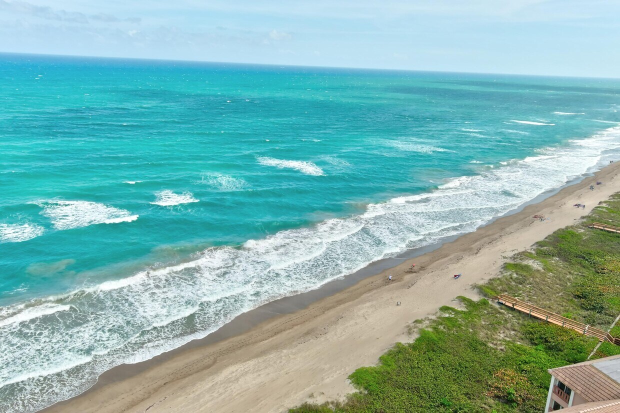 Foto principal - 1555 NE Ocean Blvd