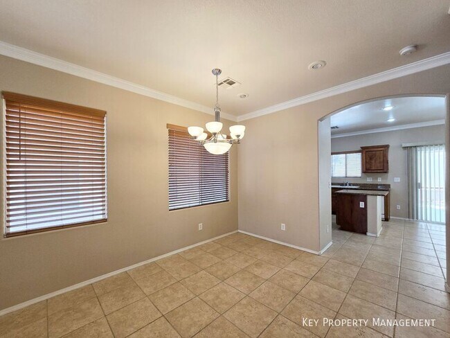 Foto del edificio - 5431 W Hasley Canyon Ave