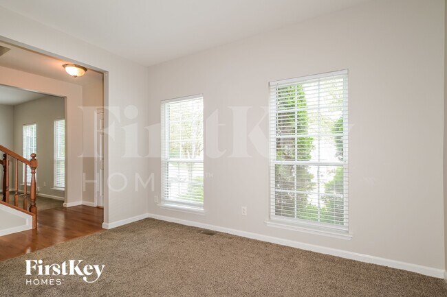 Foto del edificio - 217 Hawksbury Pl