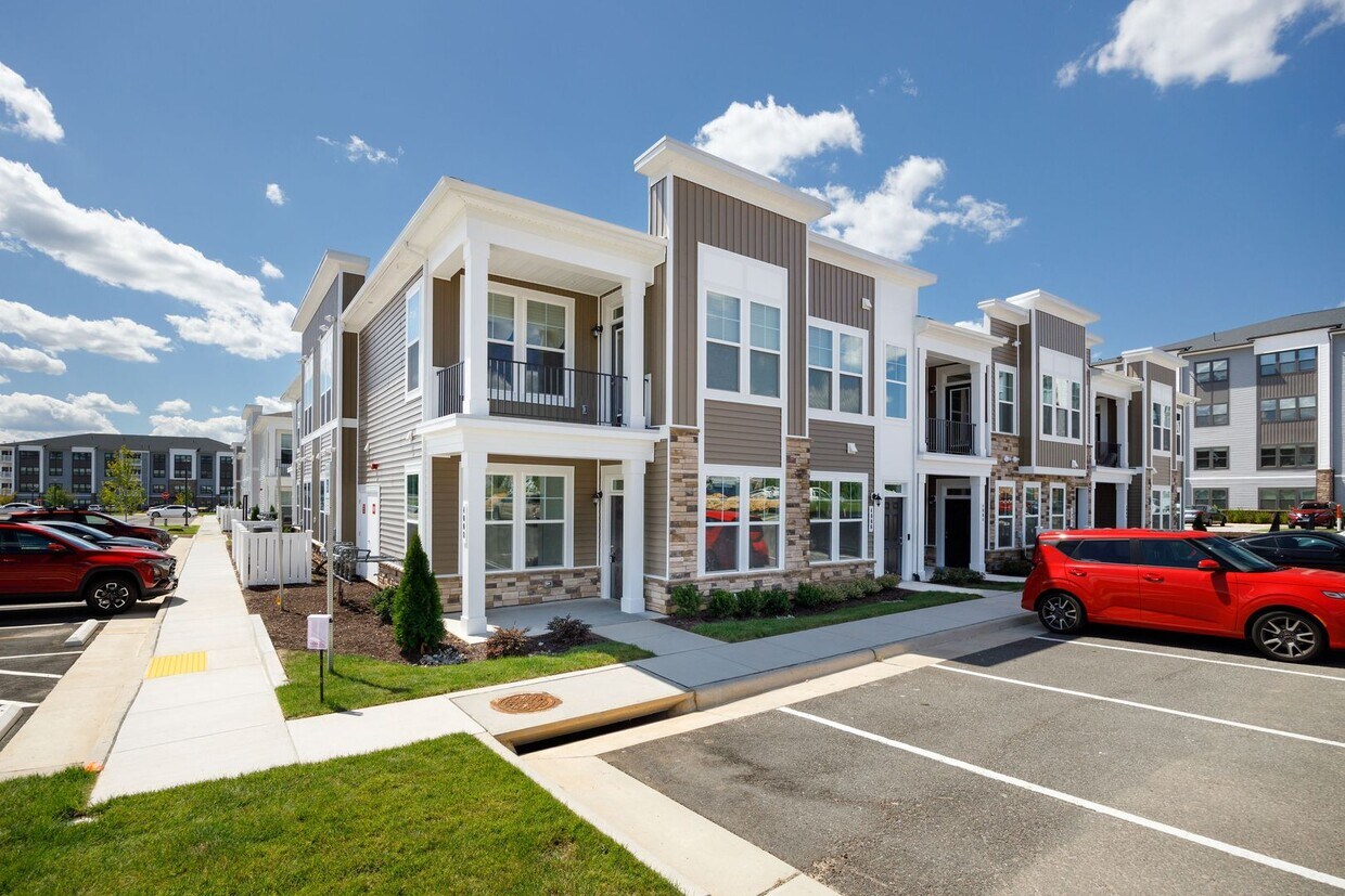 Foto principal - Brand New 2 Bedroom Condo Located in Midlothian!!!! MOVE IN SPECIAL* HALF OFF FIRST MONTHS RENT