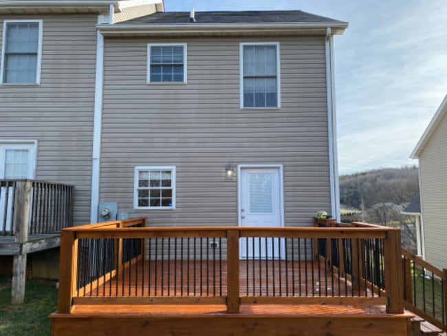 Building Photo - 182 Montvale Rd