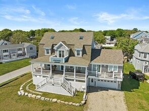 Building Photo - 33 Oceanside Dr