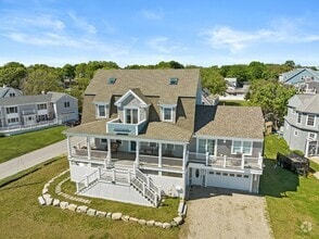Building Photo - 33 Oceanside Dr