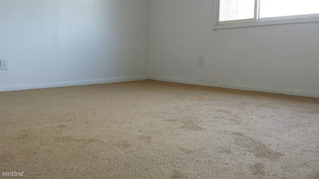 Foto del edificio - 18210 Weaver St