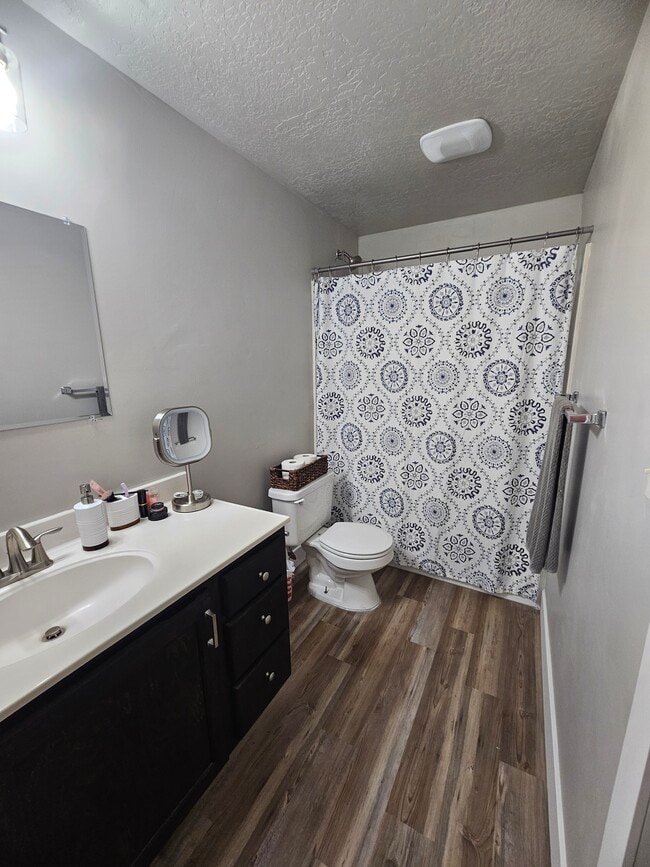 Building Photo - 649 E Mt Dutton Way
