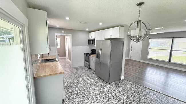 Foto del edificio - 542 SW Duxbury Ave