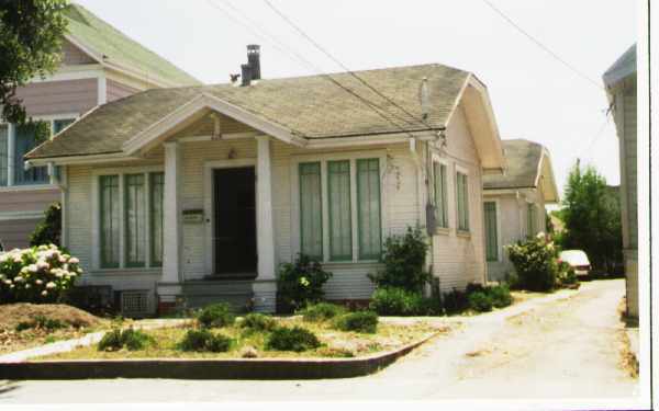 Building Photo - 628 Santa Clara Ave