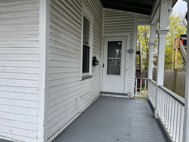 Building Photo - 153 Walnut St