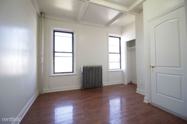 Foto del edificio - 4 br, 2 bath Apartment - 851 Putnam Ave