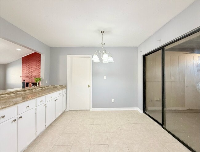 Foto del edificio - 13506 Clarewood Dr